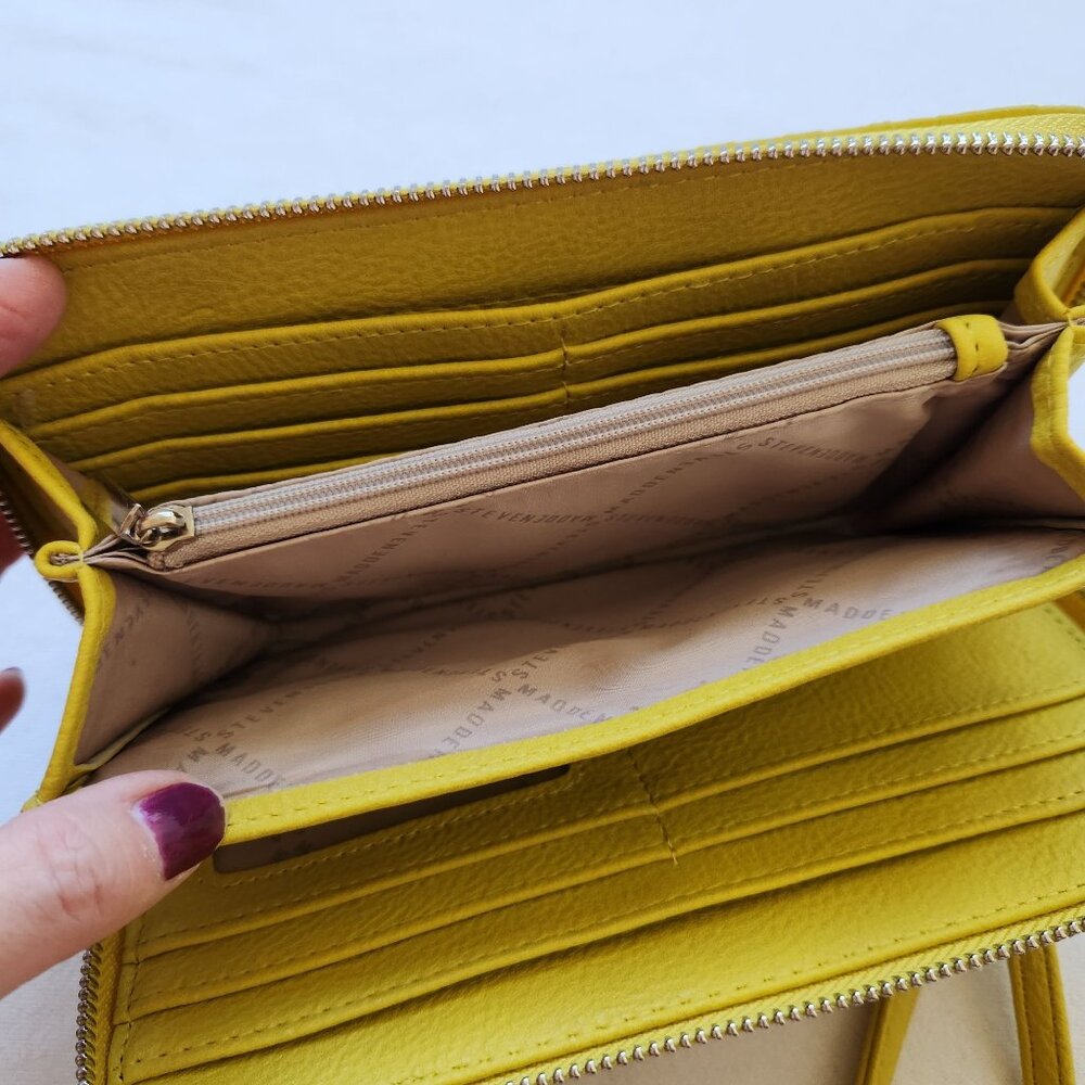 Steve Madden Yellow Embossed Logo Zip-Around Wallet Wristlet Bag Strap Fun - Picture 5 of 7